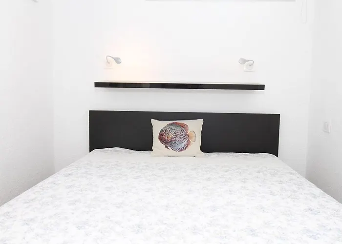 T1 Renove Pres Des Thermes, Parking Prive, - Fr-1-553-125 Lejlighed *