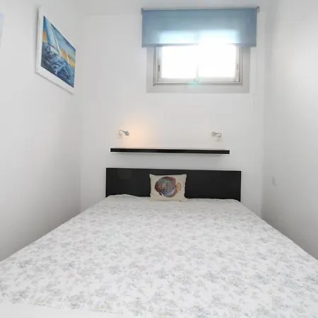 T1 Renove Pres Des Thermes, Parking Prive, - Fr-1-553-125
