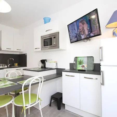 T1 Renove Pres Des Thermes, Parking Prive, - Fr-1-553-125 * Balaruc-les-Bains