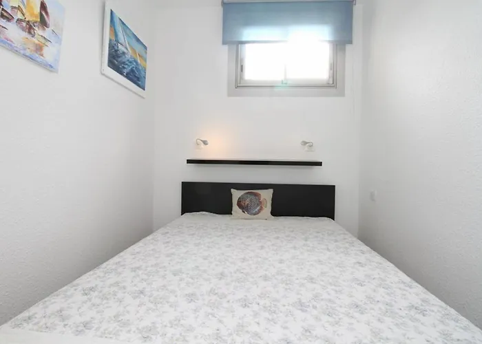 T1 Renove Pres Des Thermes, Parking Prive, - Fr-1-553-125